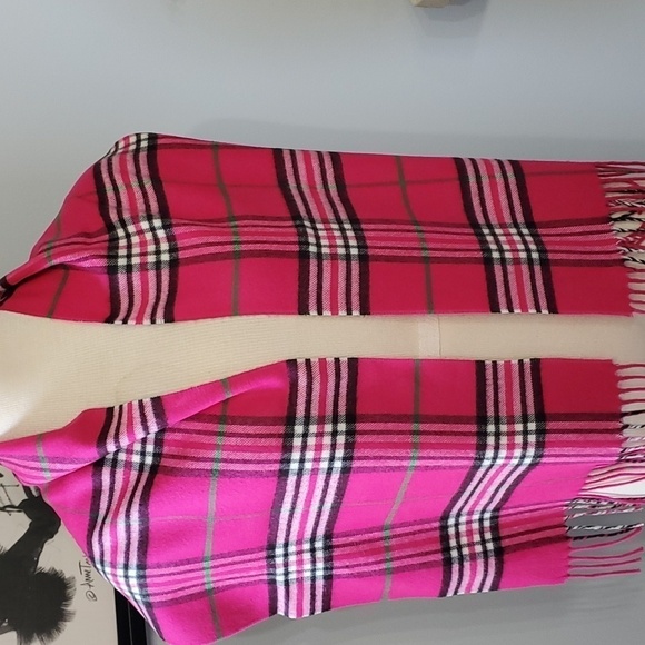Coshmink, women's pink plaid scaf. Supper soft.‎ Made in Germany. 53" X 12" - Picture 3 of 5